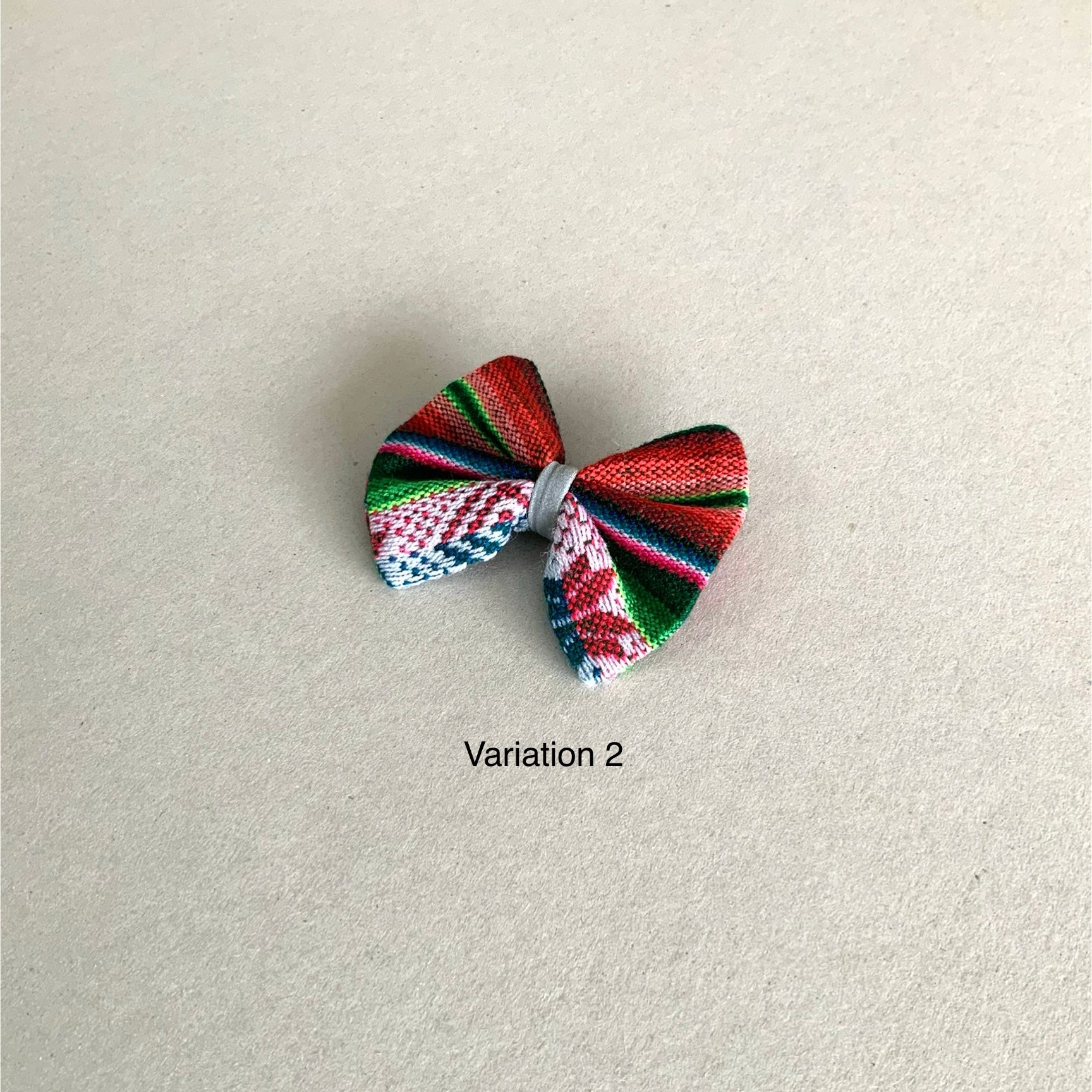 Hiro+Wolf Dog Bow Tie: Inca Holly