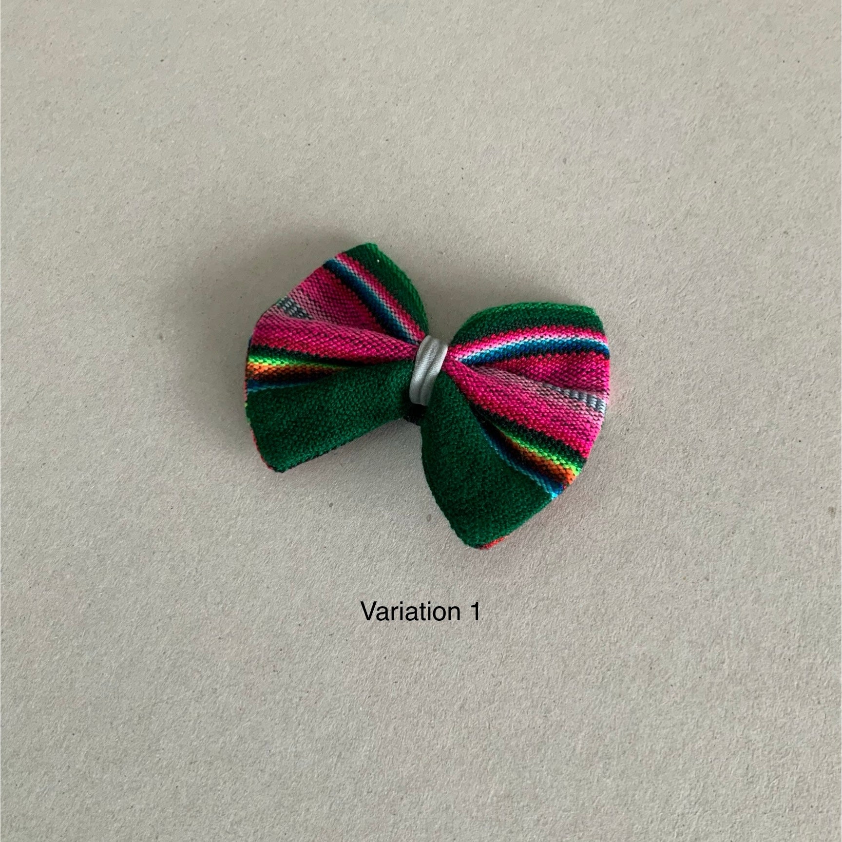 Hiro+Wolf Dog Bow Tie: Inca Holly