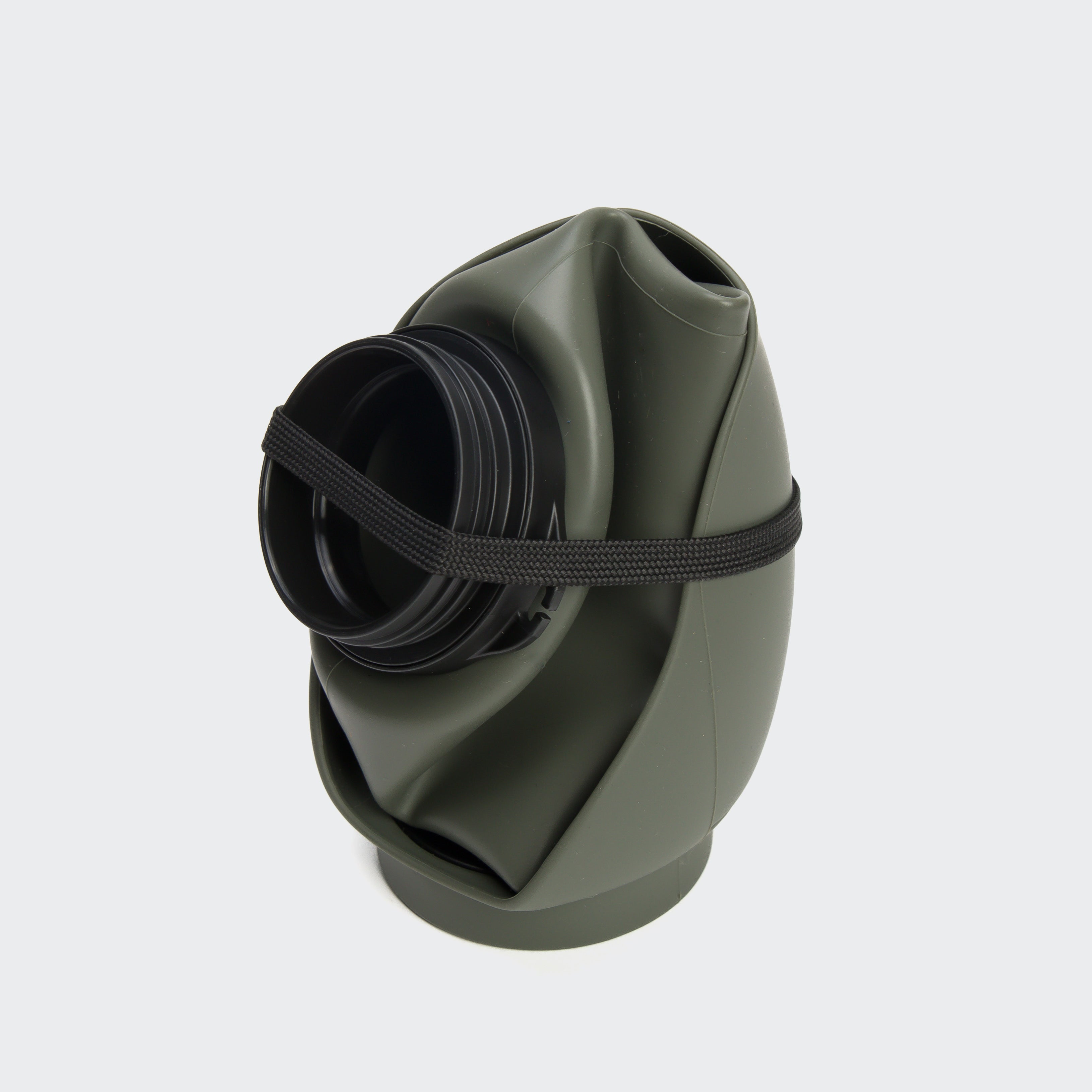 The Cloud7 AKTIV dog drinking bottle in Dark Olive, looking sleek and ready to rescue thirsty, adventurous pups on the go.