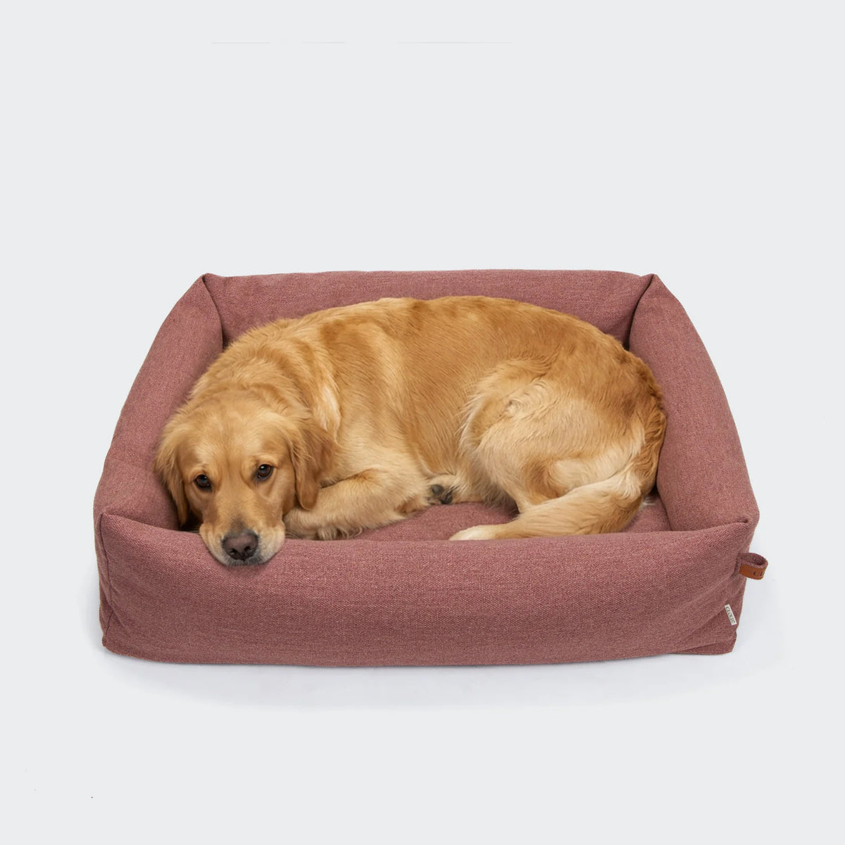 Cloud7 Sleepy luxury dog bed with an all-round bolster support cushion in a durable linen-mix fabric.