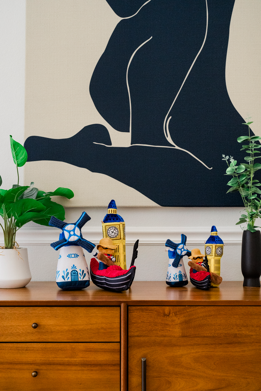 P.L.A.Y. Totally Touristy Squeaky Plush Dog toys, Gondola of Venice