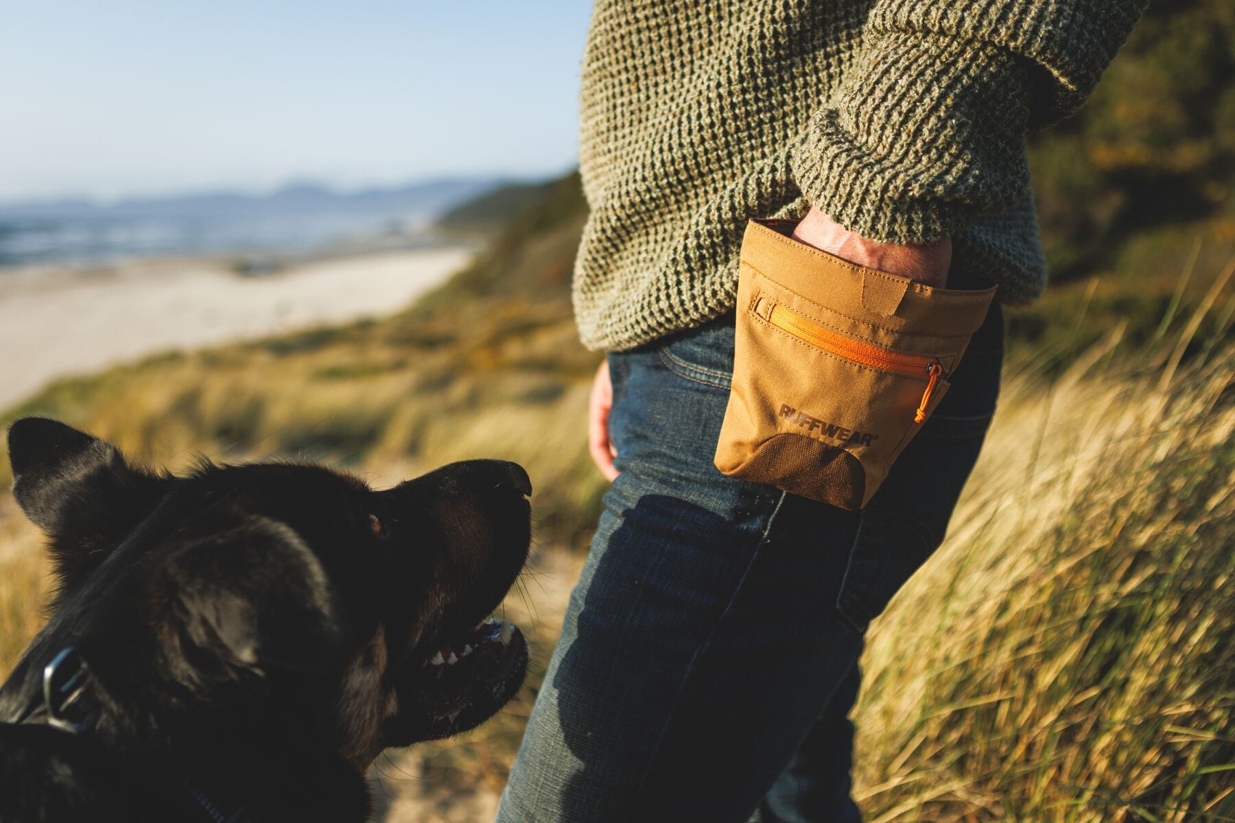 Ruffwear Hands-free Dog Treat Pouch: Treat Trader