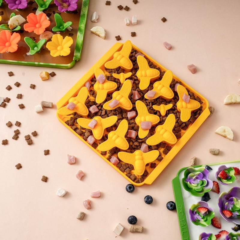 Interactive Food-Grade Foraging Mat for Dogs, Bee
