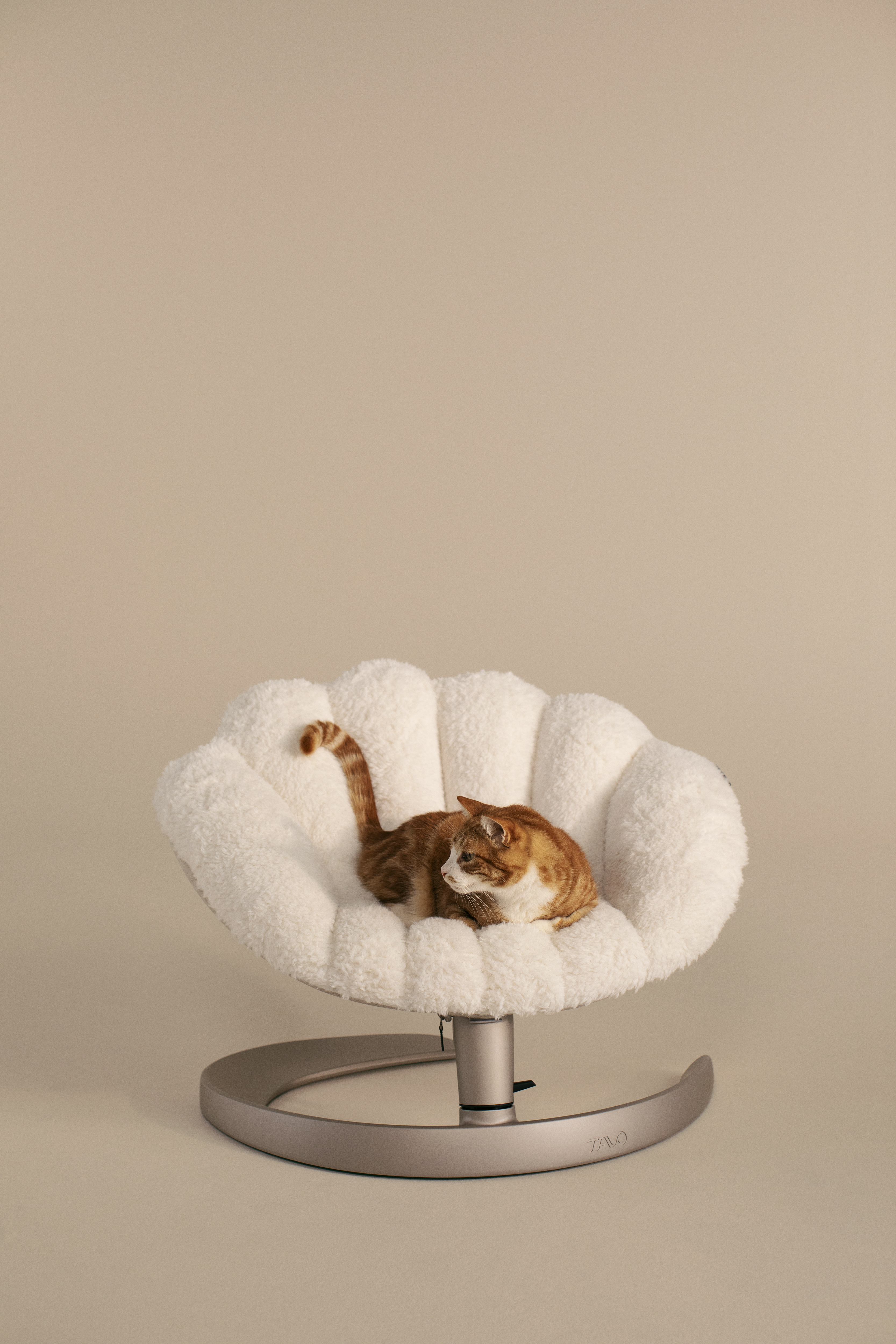 Tavo Pets Swaying Lounger and Pet Bed, Shell in Latte