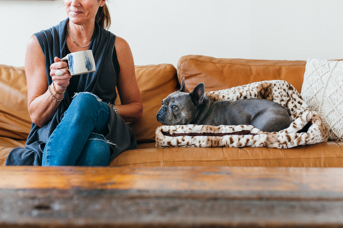Snuggle Beds for Dogs and Cats: Leopard Brown