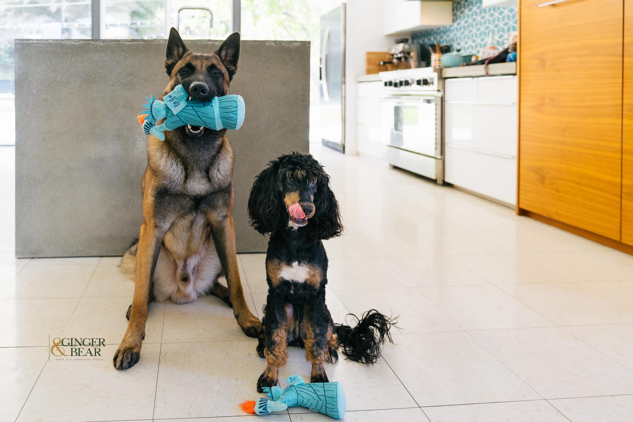 P.L.A.Y. Totally Touristy Squeaky Plush Dog toys, Statue of Liberty