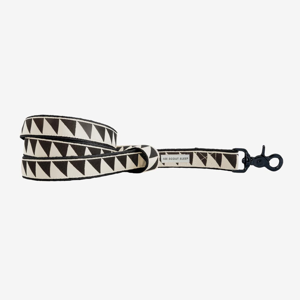 Nice Grill Dog Leash: Cream Black on Black Hemp