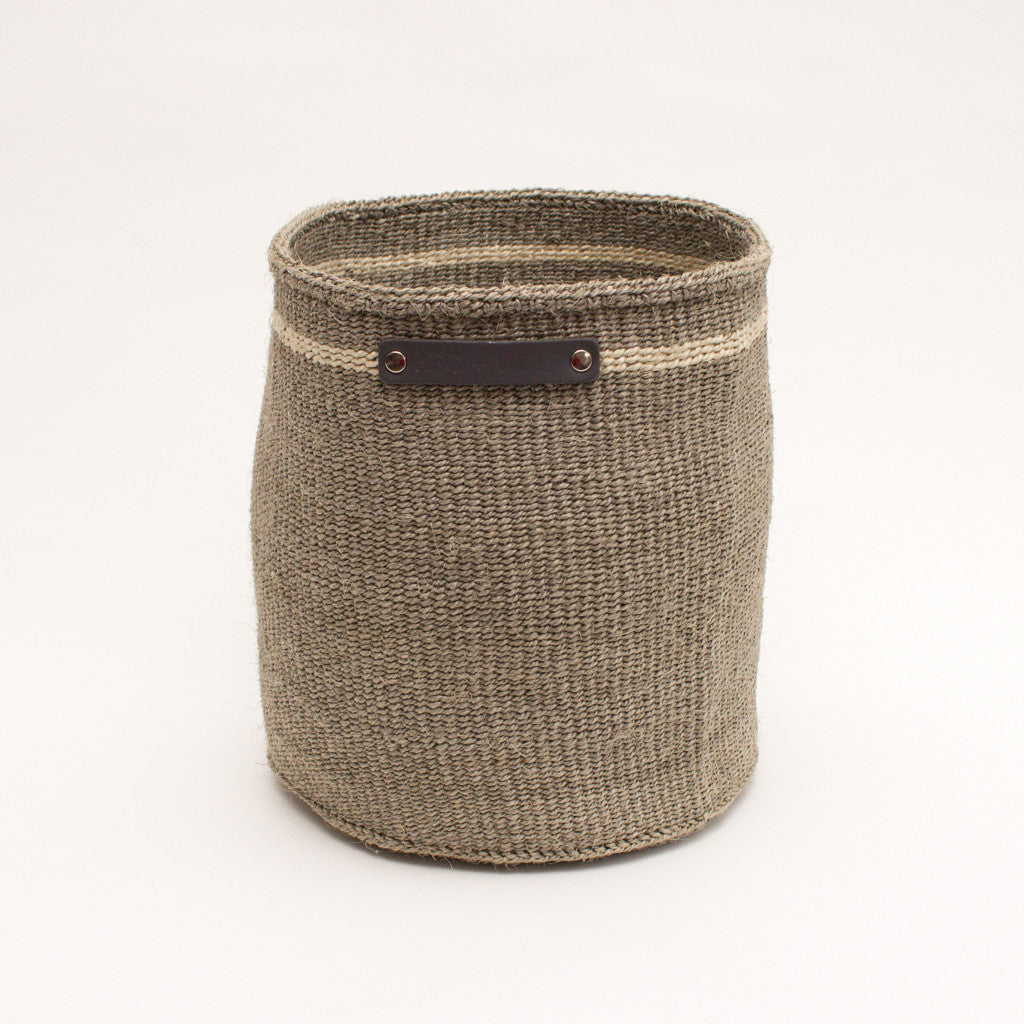 Hiro+Wolf Sisal basket: Medium Light