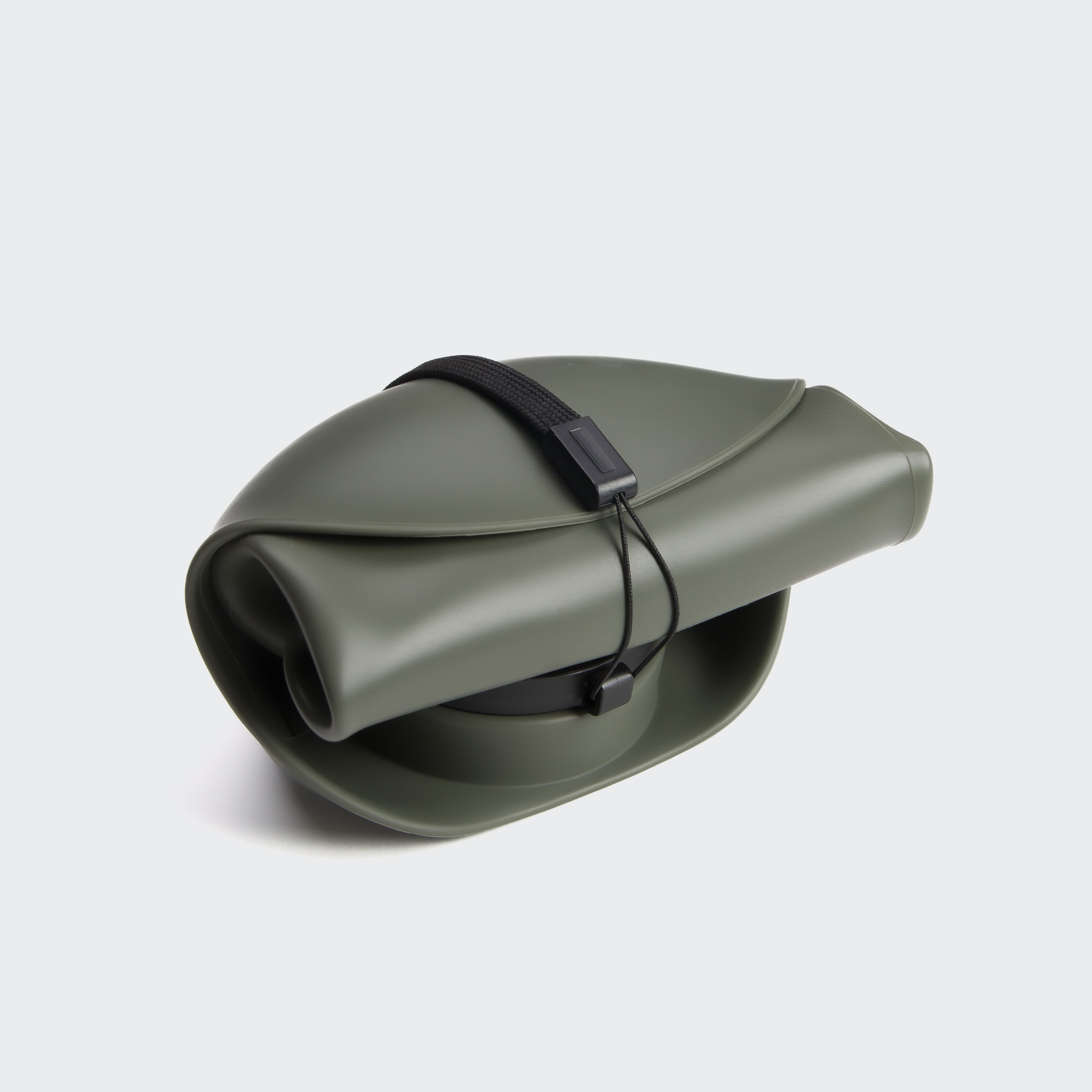 The Cloud7 AKTIV dog drinking bottle in Dark Olive, looking sleek and ready to rescue thirsty, adventurous pups on the go.