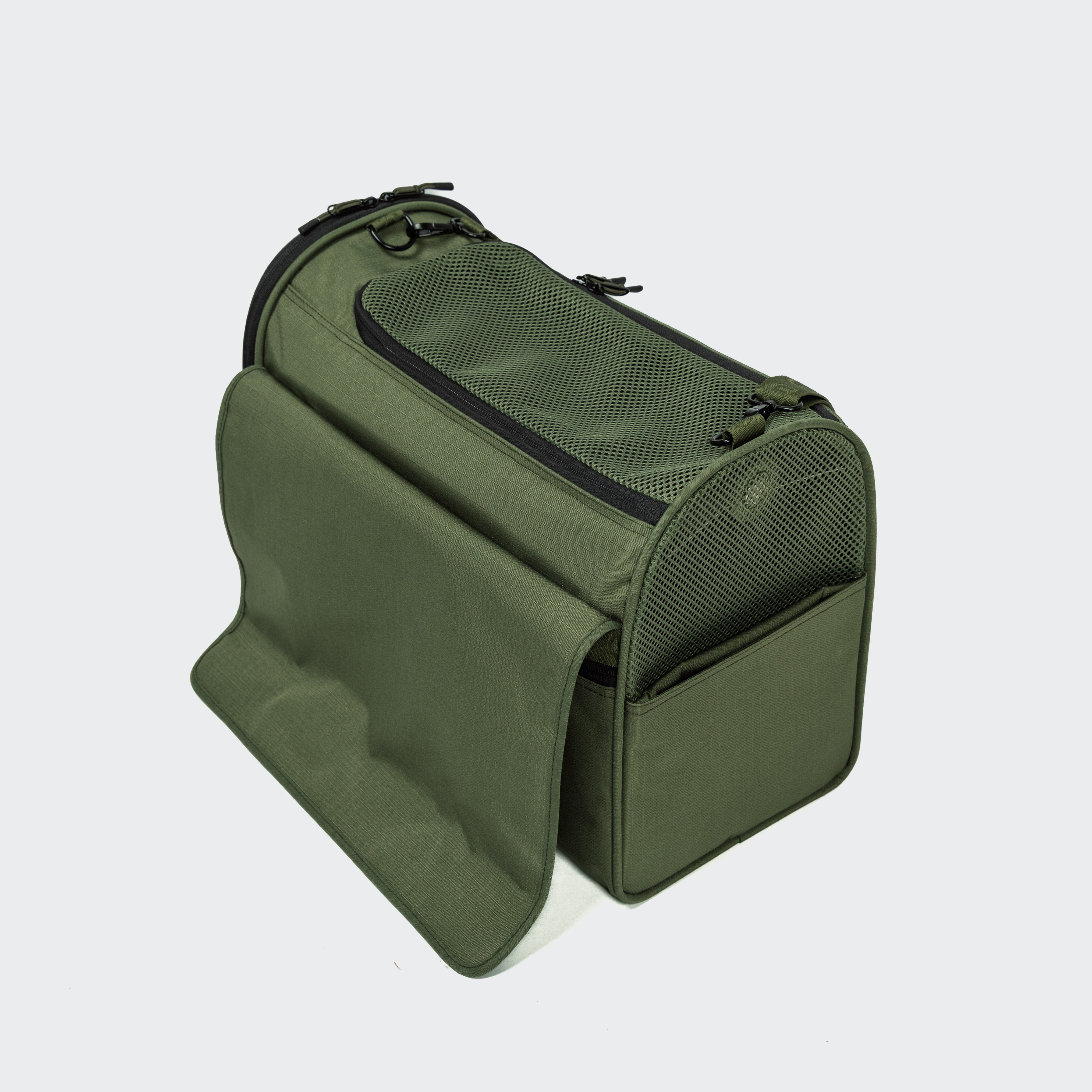 The Cloud7 AKTIV dog flight carrier bag in Olive, displaying its sturdy, airline-approved silhouette for premium pet travel.