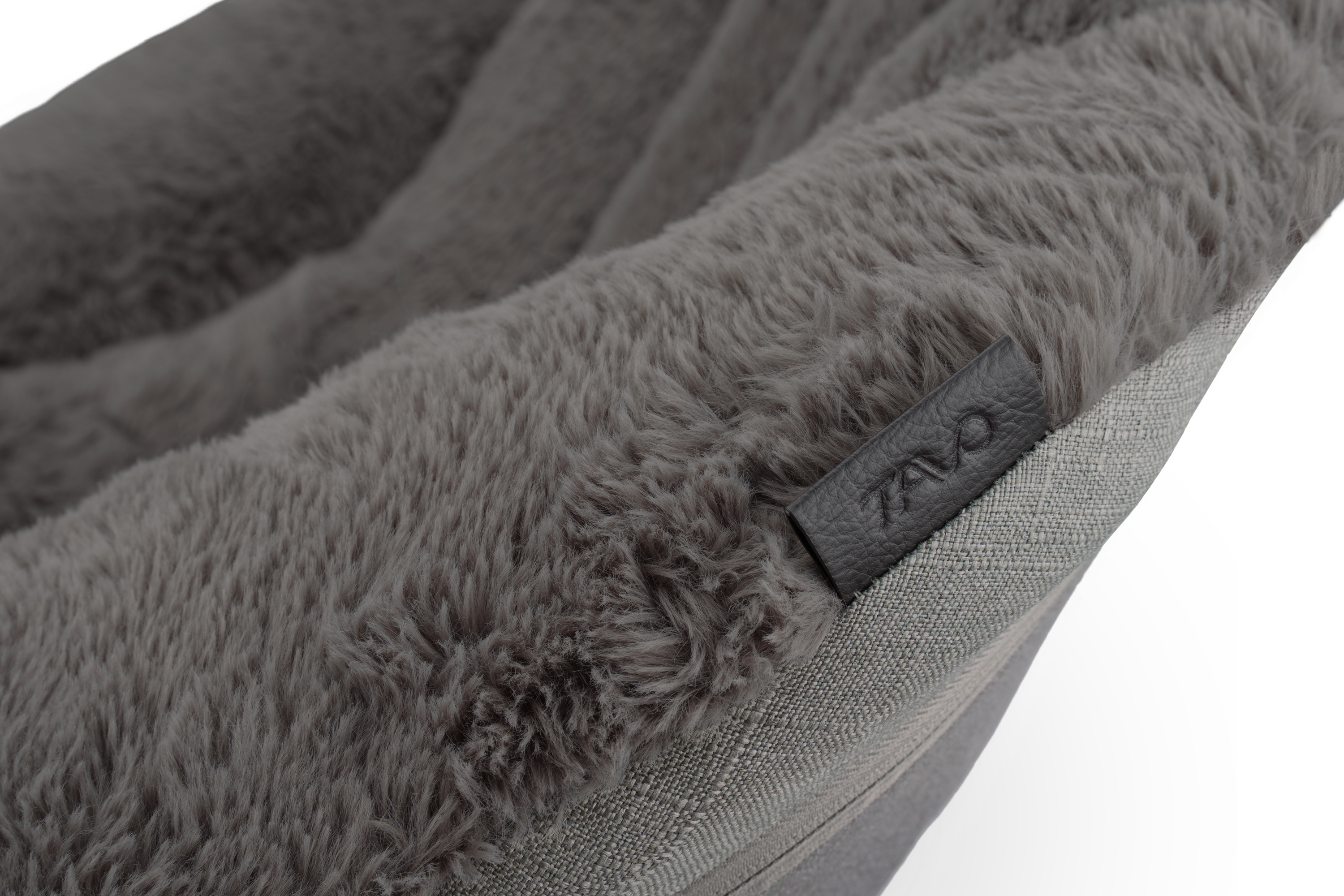 Tavo Pets Shell Lounger: The Swaying, Calming Pet Bed in Lunar
