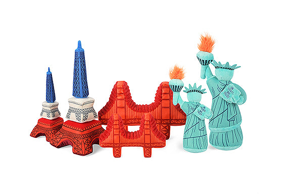 P.L.A.Y. Totally Touristy Squeaky Plush Dog toys, Statue of Liberty